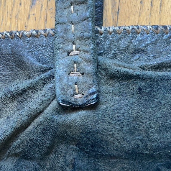 Anouk hand stitched leather bag. - Picture 5 of 9